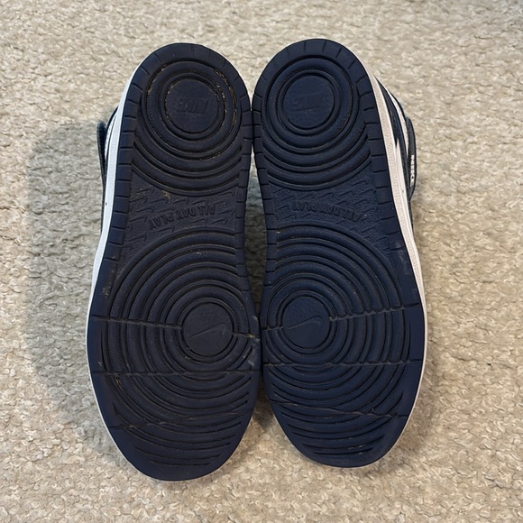 Nike Shoes - Picture 5 of 6